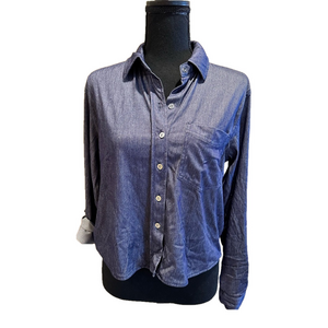 NWT LONG SLEEVE BLUE COLLARED BUTTON DOWN TOP
